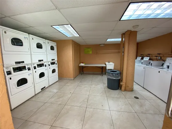 $1,900 | 1890 West 56th Street, Unit 1221, Hialeah, FL 33012
