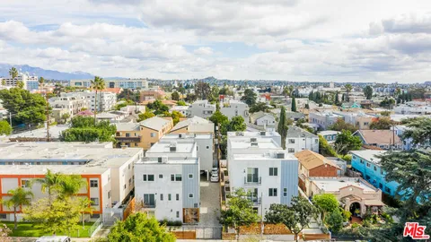$3,208 | 1238 1/2 North Beachwood Drive, Los Angeles, CA 90038