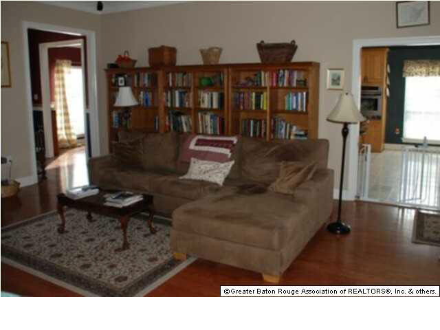 5136 Charing Way Avenue Baton Rouge, LA 70817 - Photo 5 of 14 Gallery Image 5