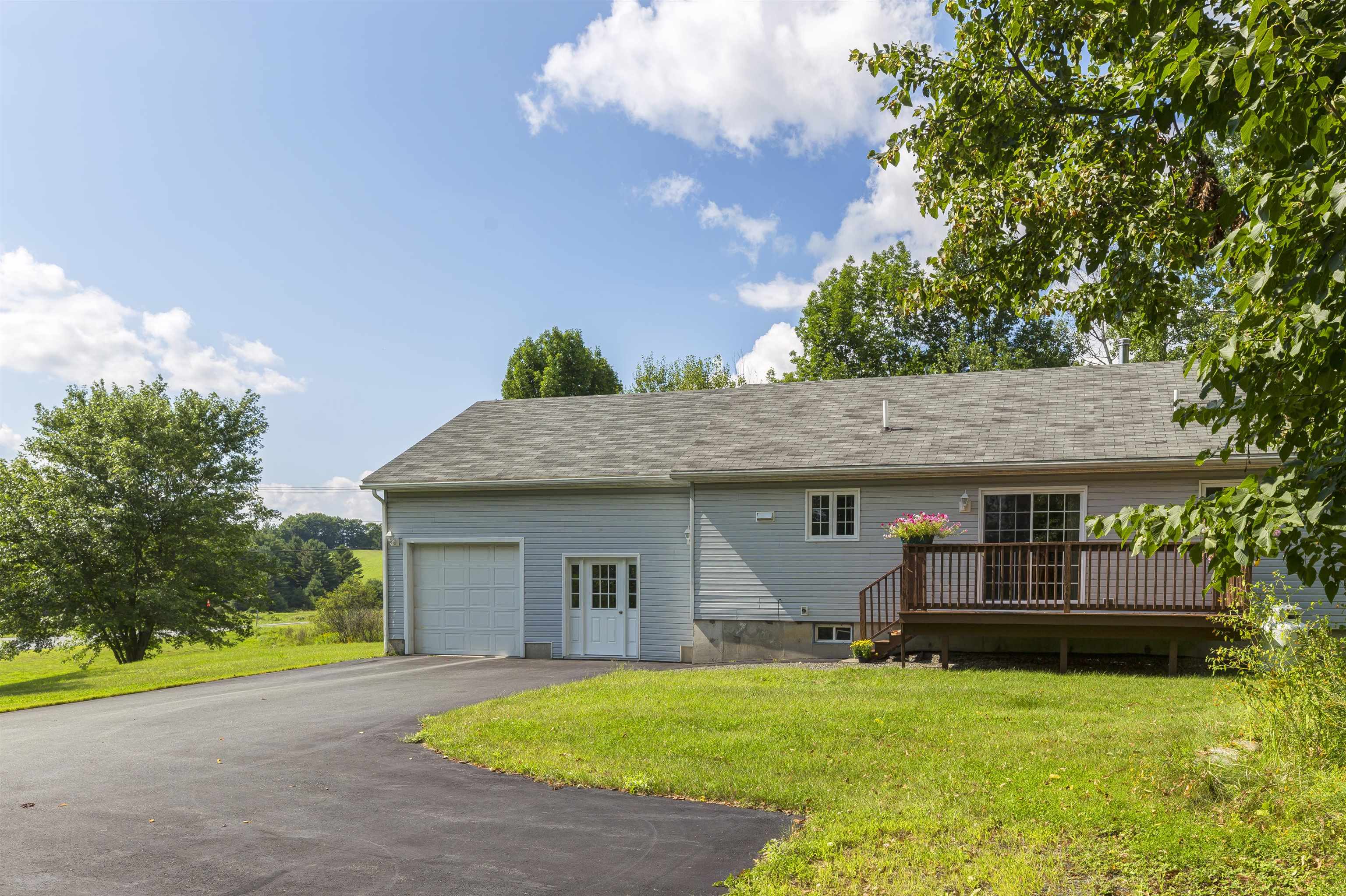 9 Farr Road Lebanon, NH 03766 - Photo 4 of 37