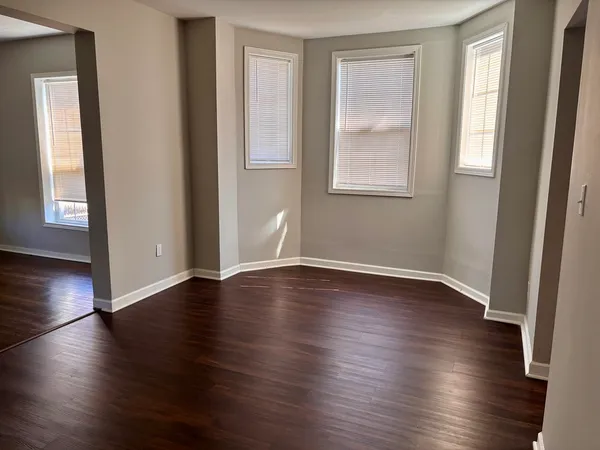 $2,600 | 620 Oneida Street, Joliet, IL 60435