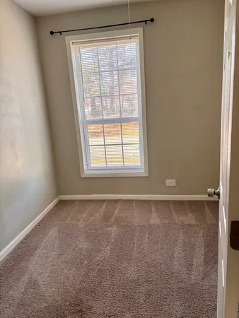 $2,600 | 620 Oneida Street, Joliet, IL 60435