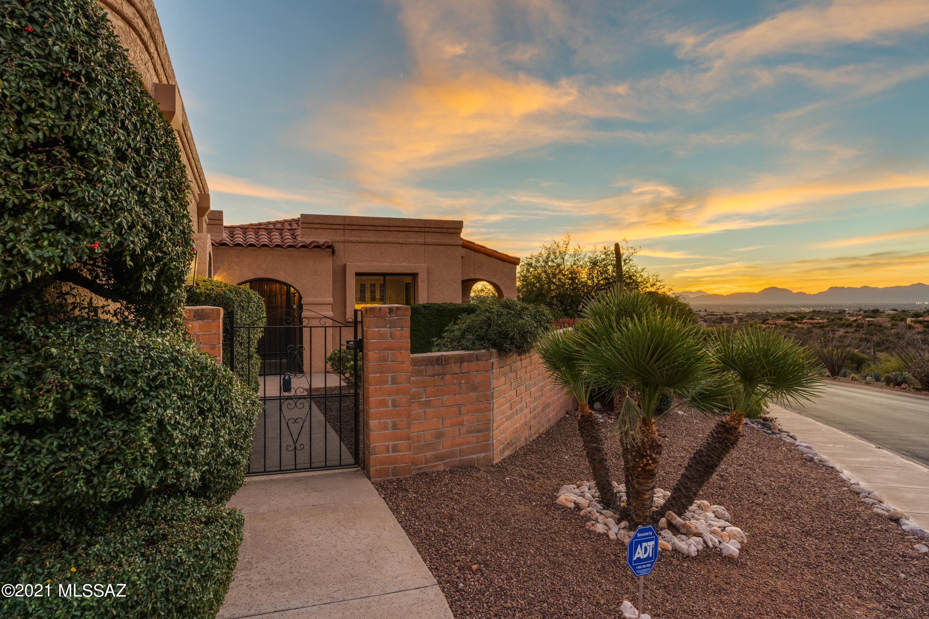 6800 Vía Colorada Tucson, AZ 85750 - Photo 10 of 47 Gallery Image 10
