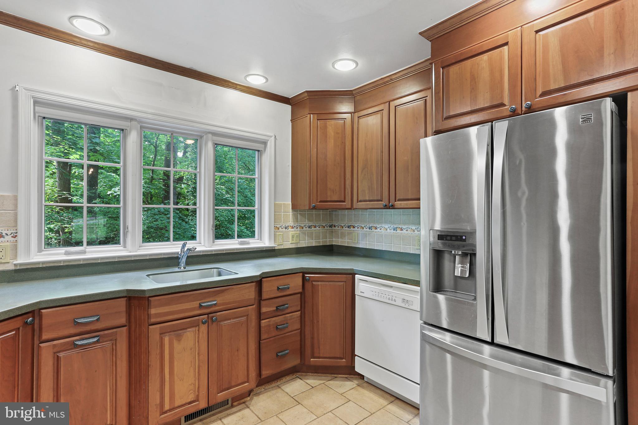 1828 Circle Road Towson, MD 21204 - Photo 11 of 37 Kitchen