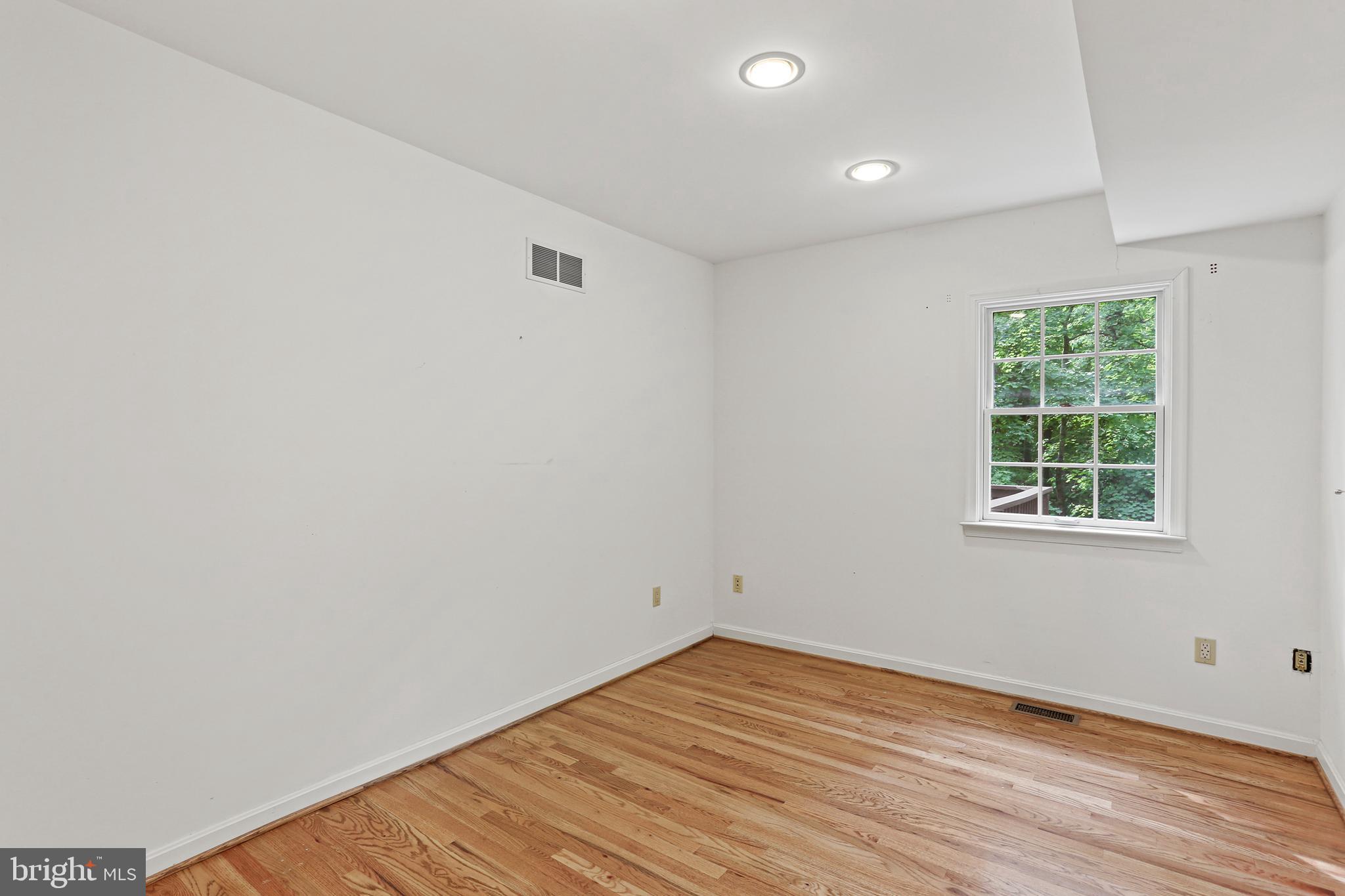 1828 Circle Road Towson, MD 21204 - Photo 15 of 37 Main Floor Bedroom 1