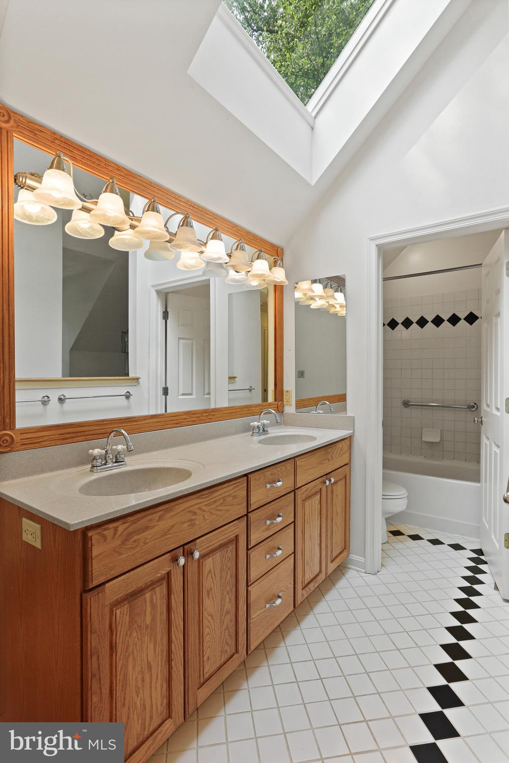 1828 Circle Road Towson, MD 21204 - Photo 21 of 37 Upper Floor Full Bath