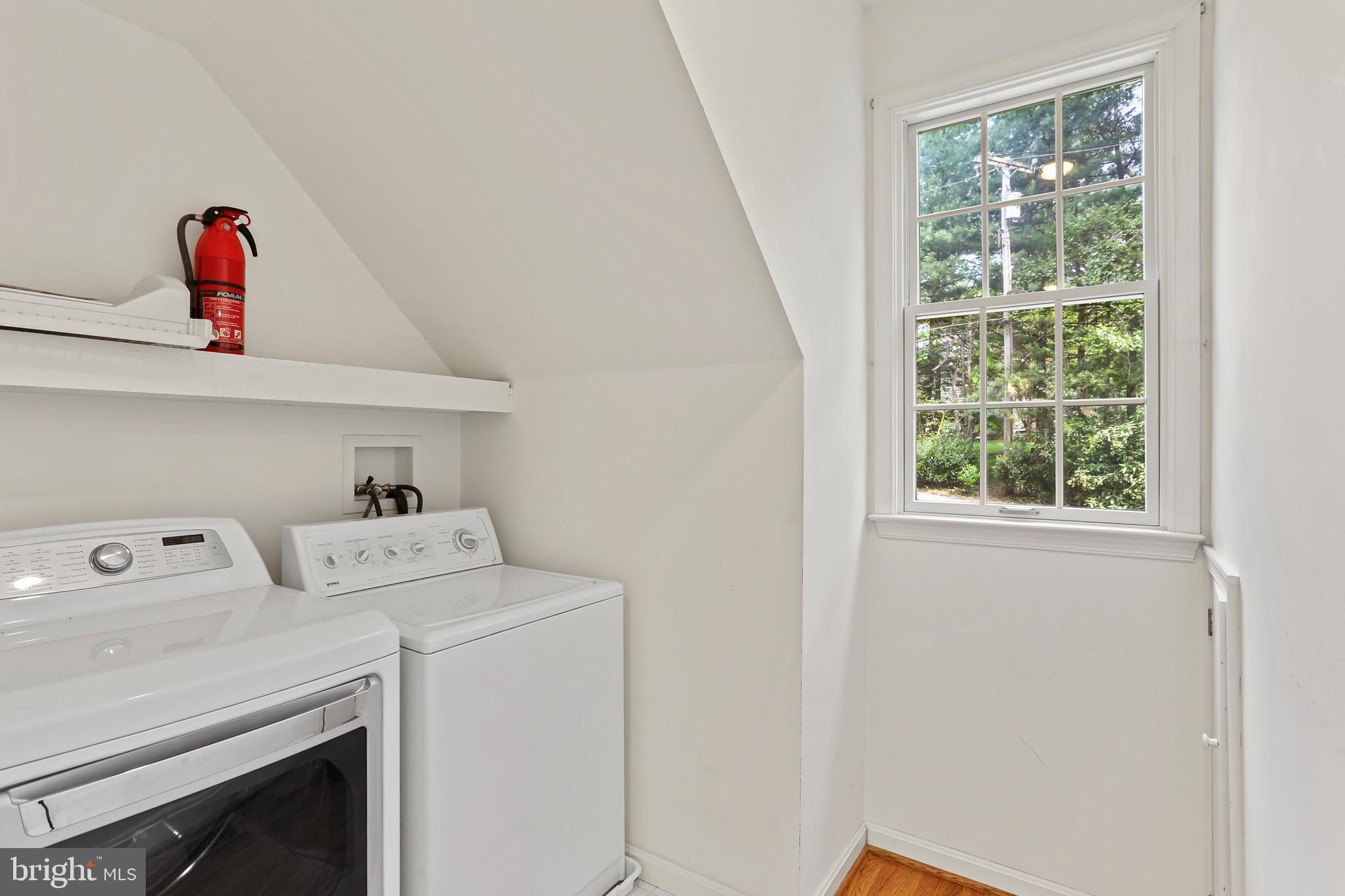 1828 Circle Road Towson, MD 21204 - Photo 22 of 37 Upper Floor Laundry