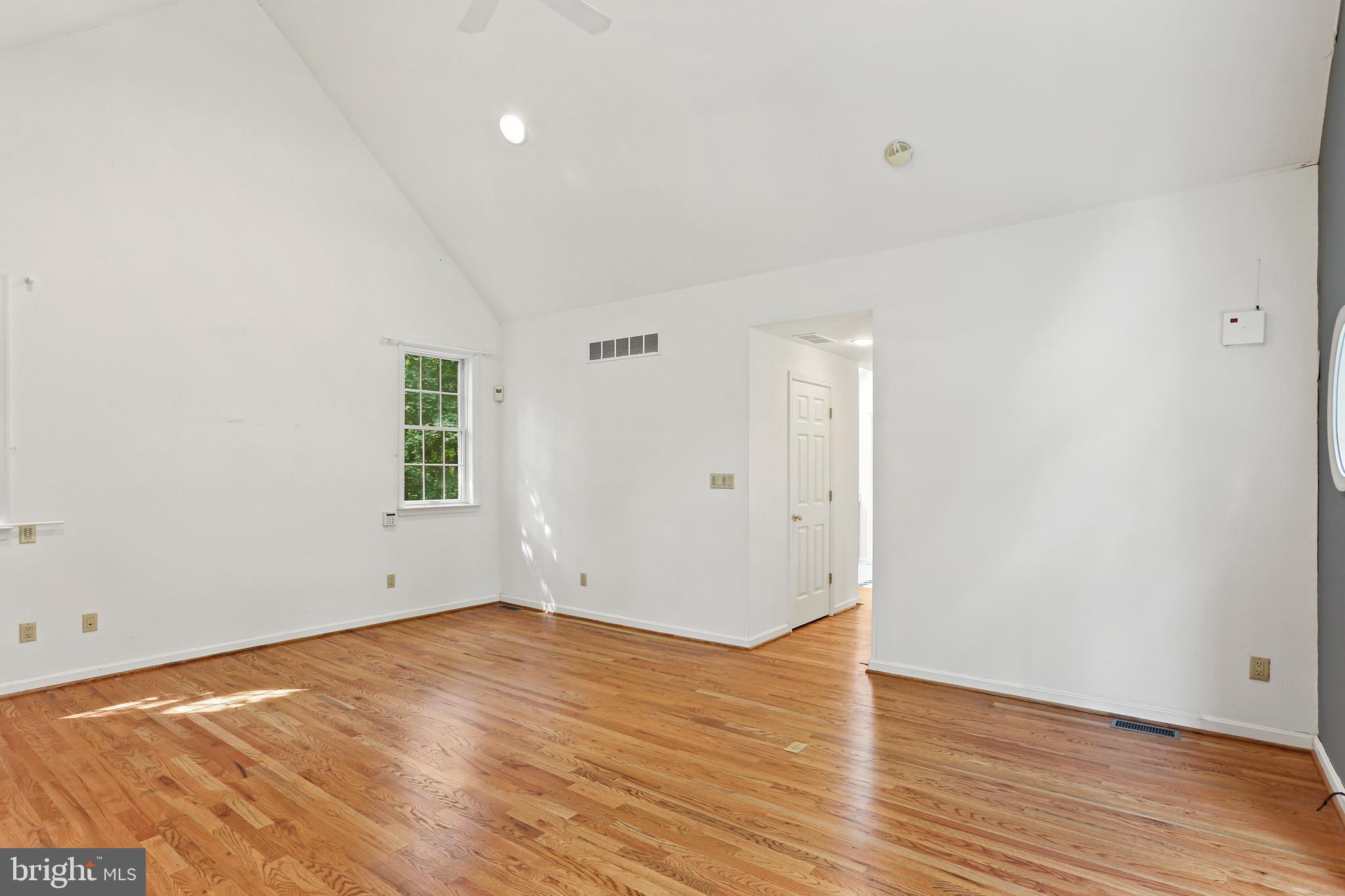 1828 Circle Road Towson, MD 21204 - Photo 25 of 37 Upper Floor Primary Bedroom