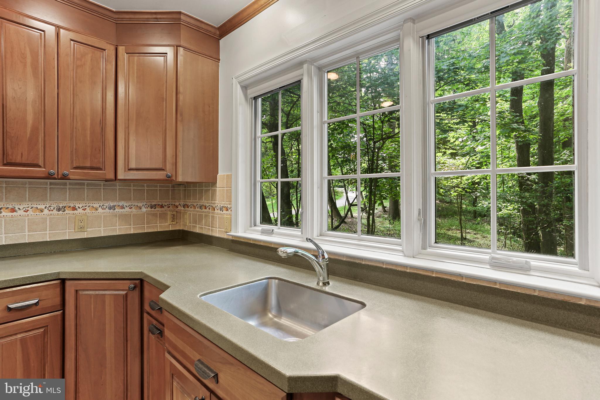 1828 Circle Road Towson, MD 21204 - Photo 10 of 37 Kitchen