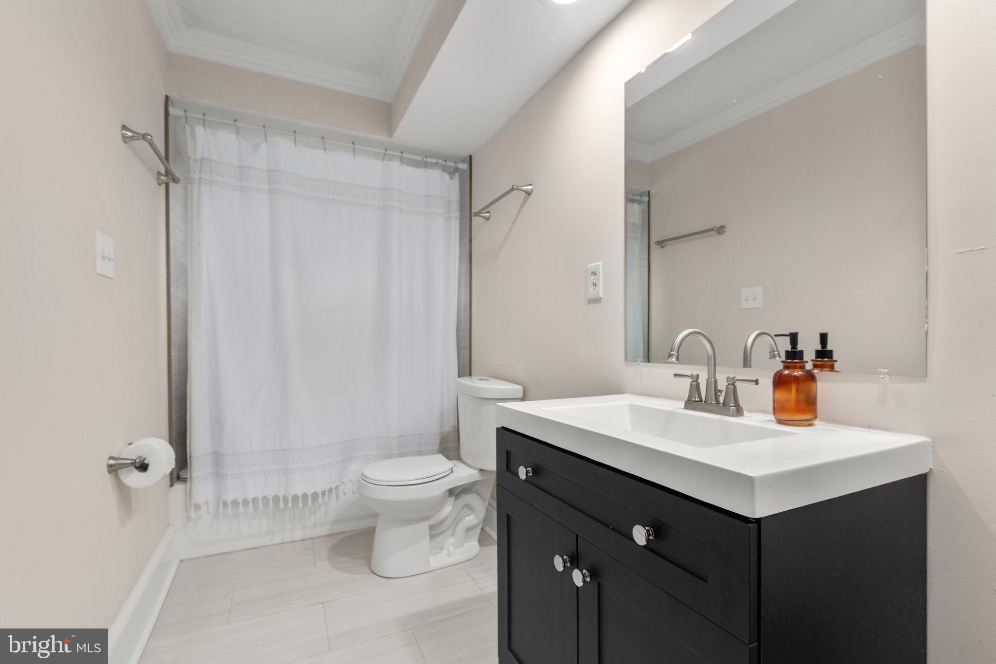 10669 Post Oak Road Spotsylvania, VA 22551 - Photo 19 of 27 Full bathroom with tub/shower and recessed light