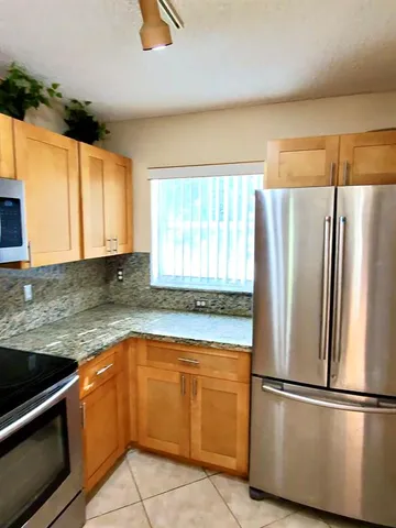 $2,800 | 6301 Seminole Terrace, Margate, FL 33063