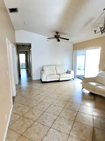 $2,800 | 6301 Seminole Terrace, Margate, FL 33063