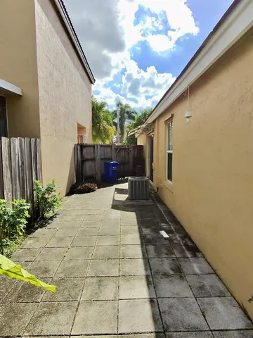 $2,800 | 6301 Seminole Terrace, Margate, FL 33063