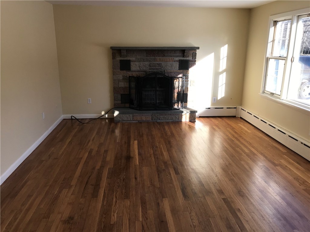 651 Main Road Westport, MA 02790 - Photo 4 of 14 Gallery Image 4