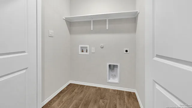 $186,990 | 402 Wild Goose Drive, Luling, TX 78648