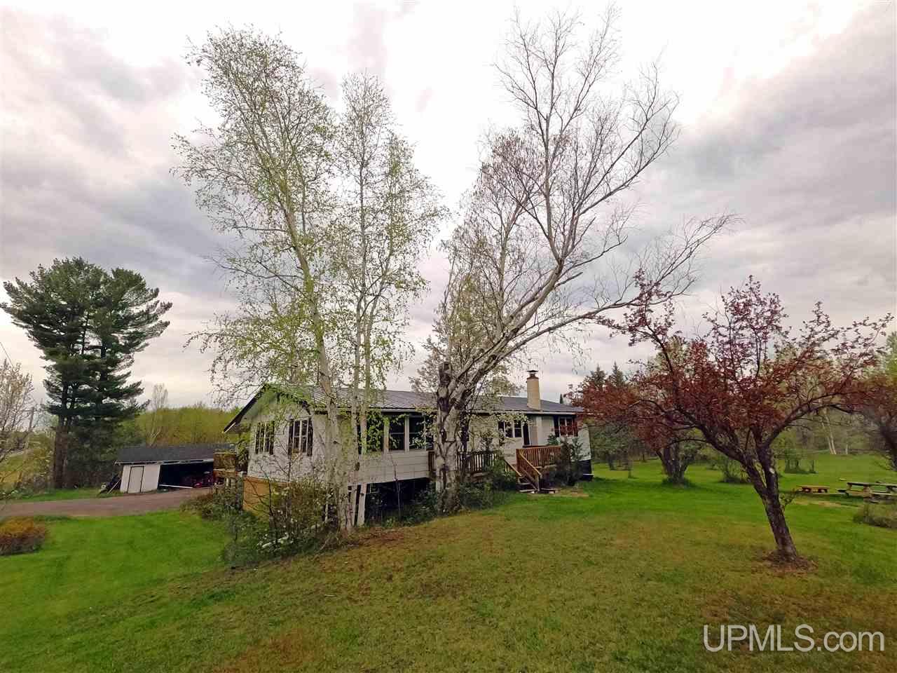 17091 Skanee Road Lanse, MI 49946 - Photo 4 of 43 Gallery Image 4