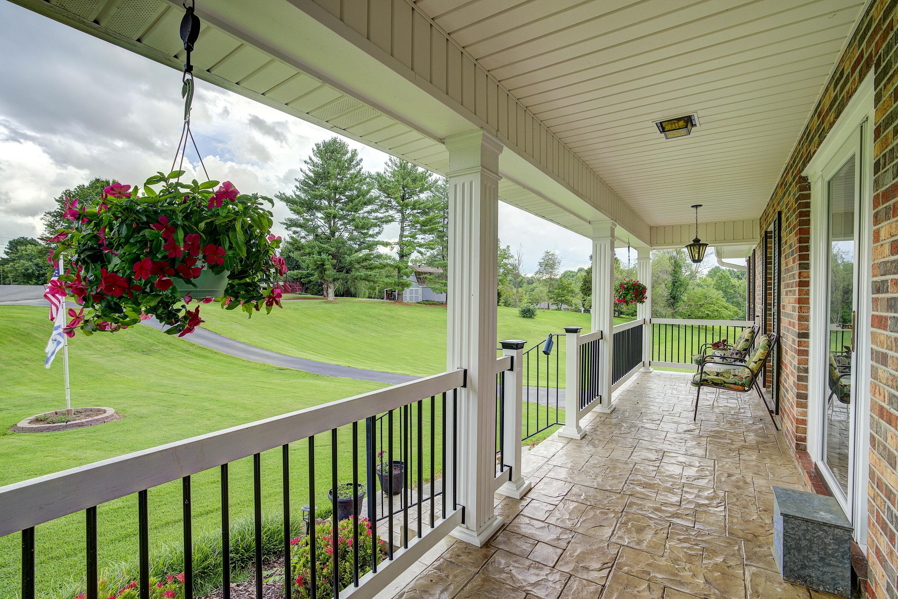 209 Mandan Road Kingsport, TN 37664 - Photo 5 of 94 Mandan--5