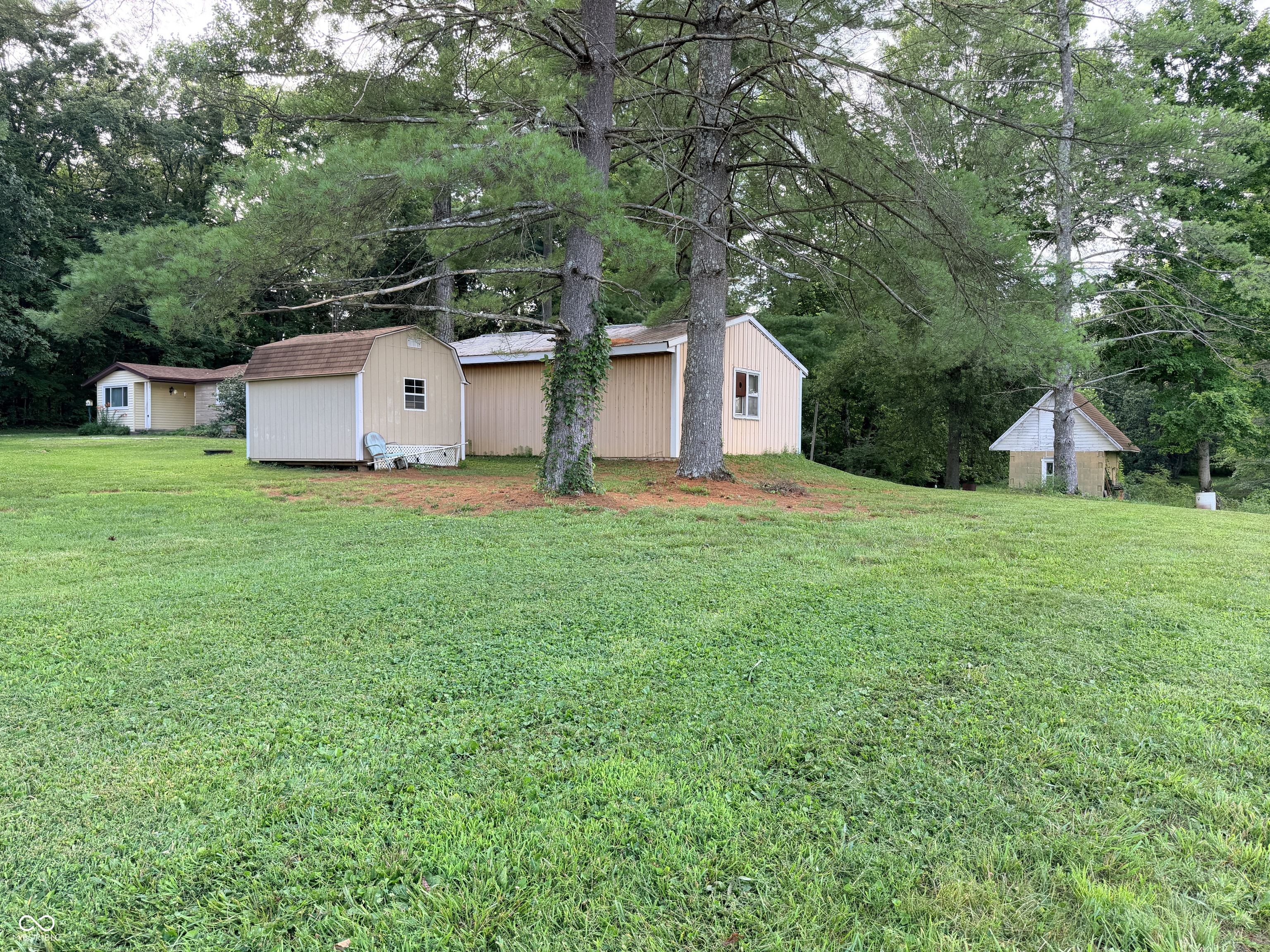 8950 West Georgetown Road Columbus, IN 47201 - Photo 11 of 67