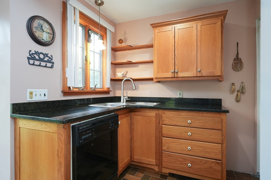 51 Manitoba Road Mashpee, MA 02649 - Photo 12 of 29