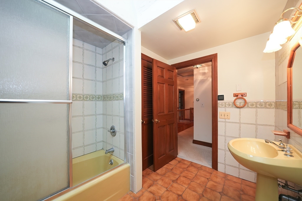 51 Manitoba Road Mashpee, MA 02649 - Photo 23 of 29