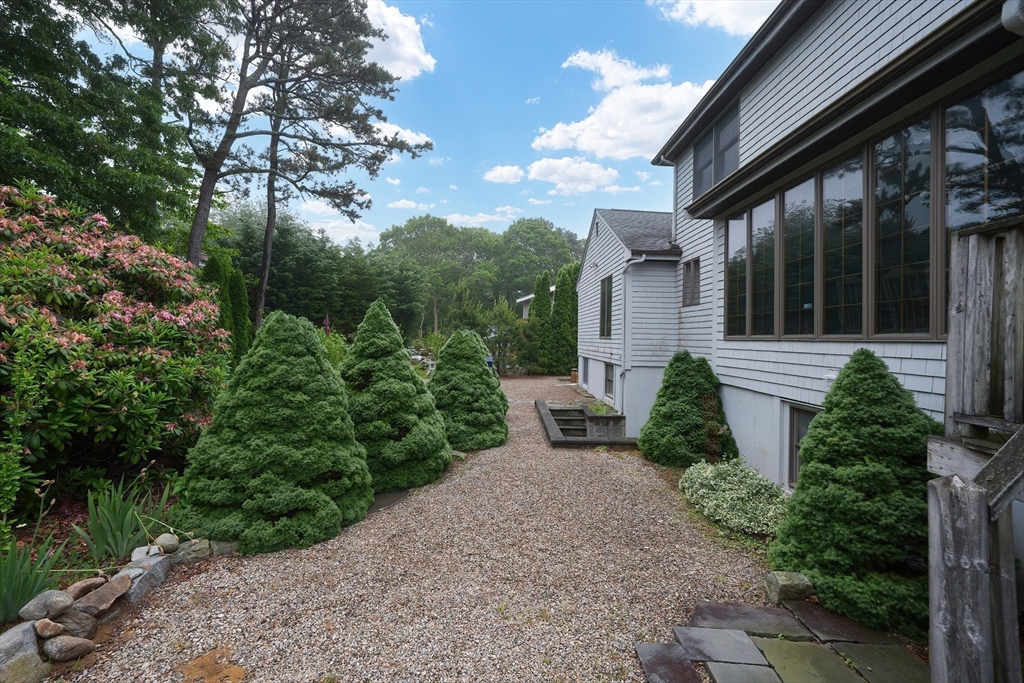 51 Manitoba Road Mashpee, MA 02649 - Photo 27 of 29