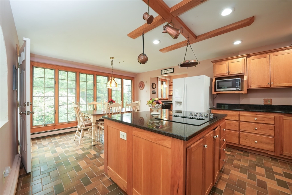 51 Manitoba Road Mashpee, MA 02649 - Photo 10 of 29