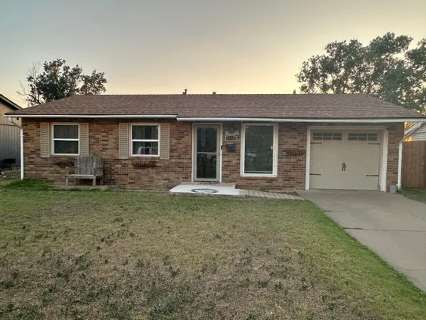 $214,000 | 1424 South Twichell Avenue, Dumas, TX 79029