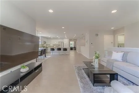 $5,250 | 37 Waldorf, Irvine, CA 92612