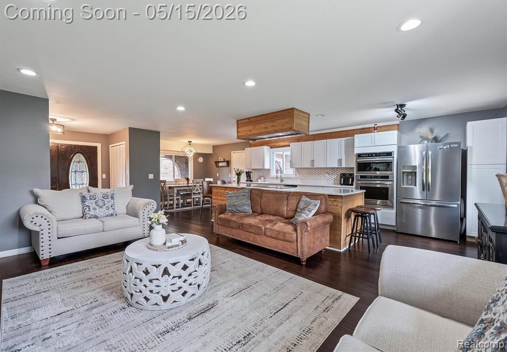 33429 Quaker Valley Road Farmington Hills, MI 48331 - Photo 6 of 45 Gallery Image 6