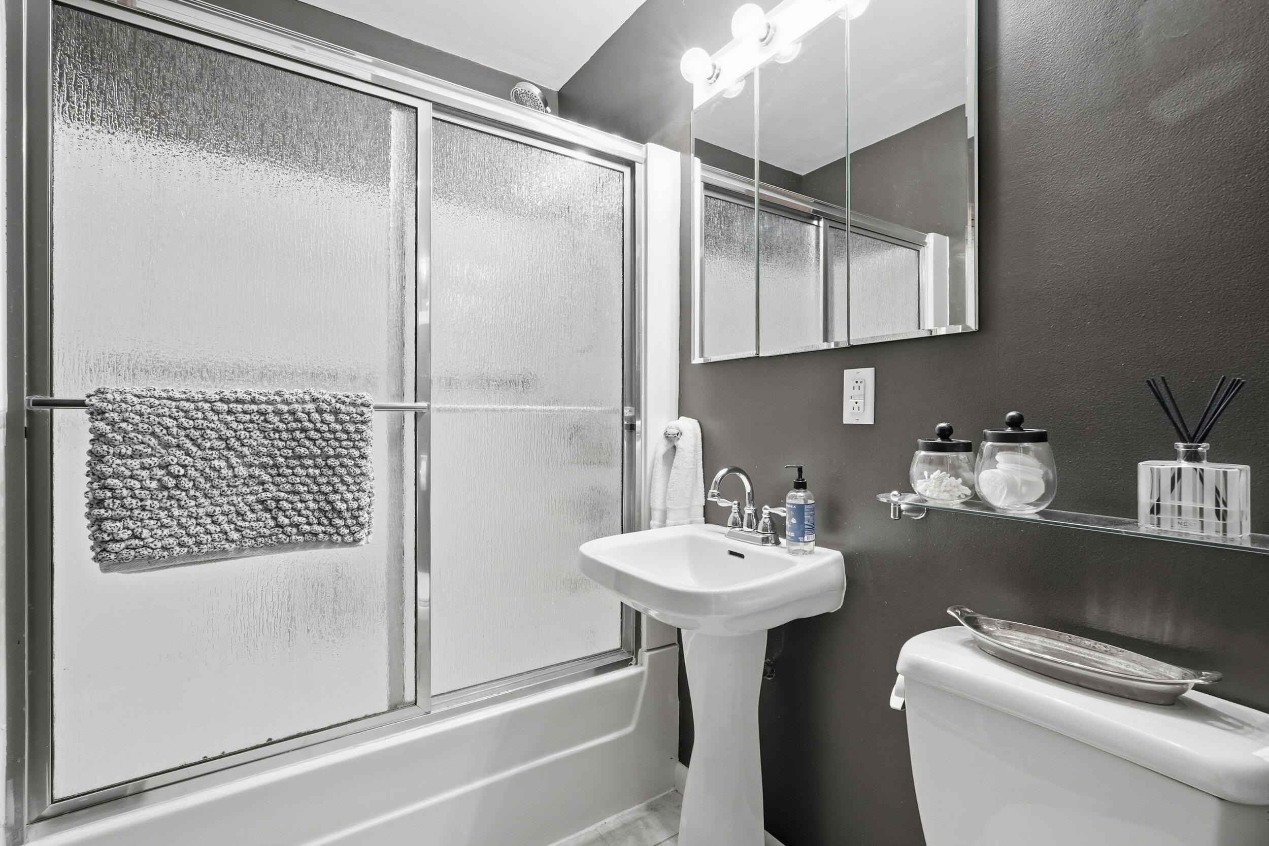 249 Briar Lane Munster, IN 46321 - Photo 14 of 17 2500x1667