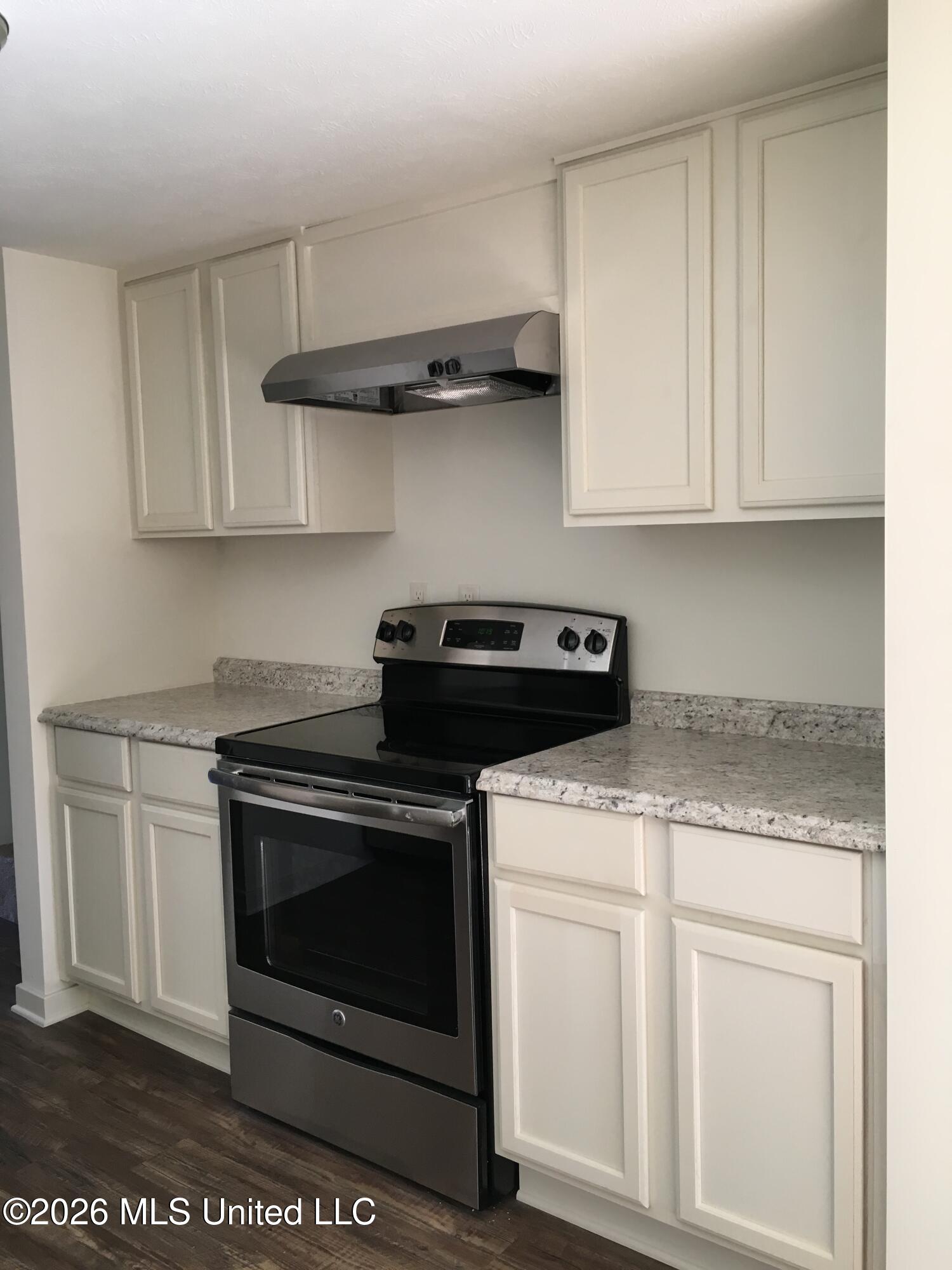 1050 Monroe Street, Unit ABCD Jackson, MS 39202 - Photo 12 of 26 2015-12-18 11.06.24