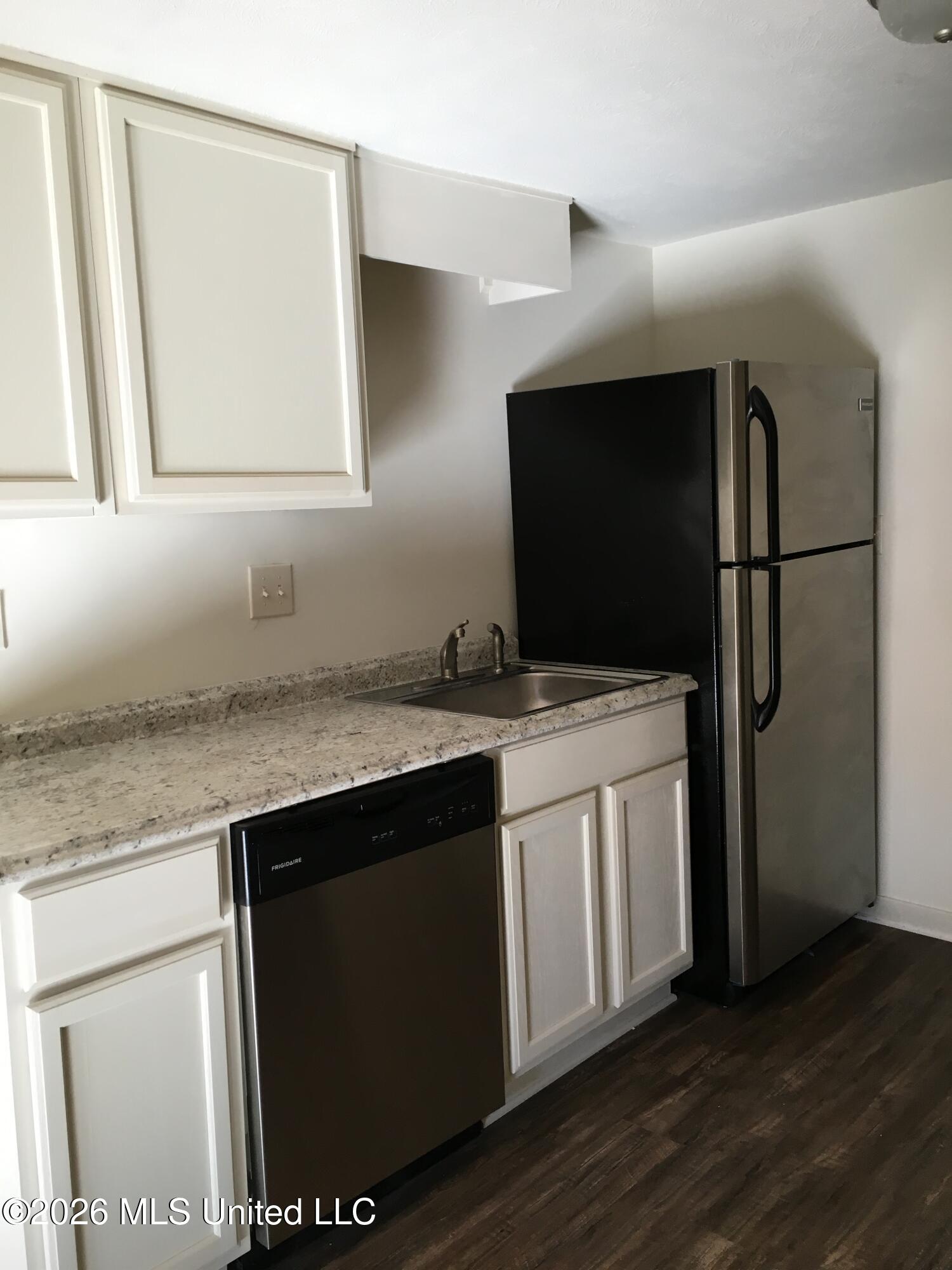 1050 Monroe Street, Unit ABCD Jackson, MS 39202 - Photo 13 of 26 2015-12-18 11.06.19