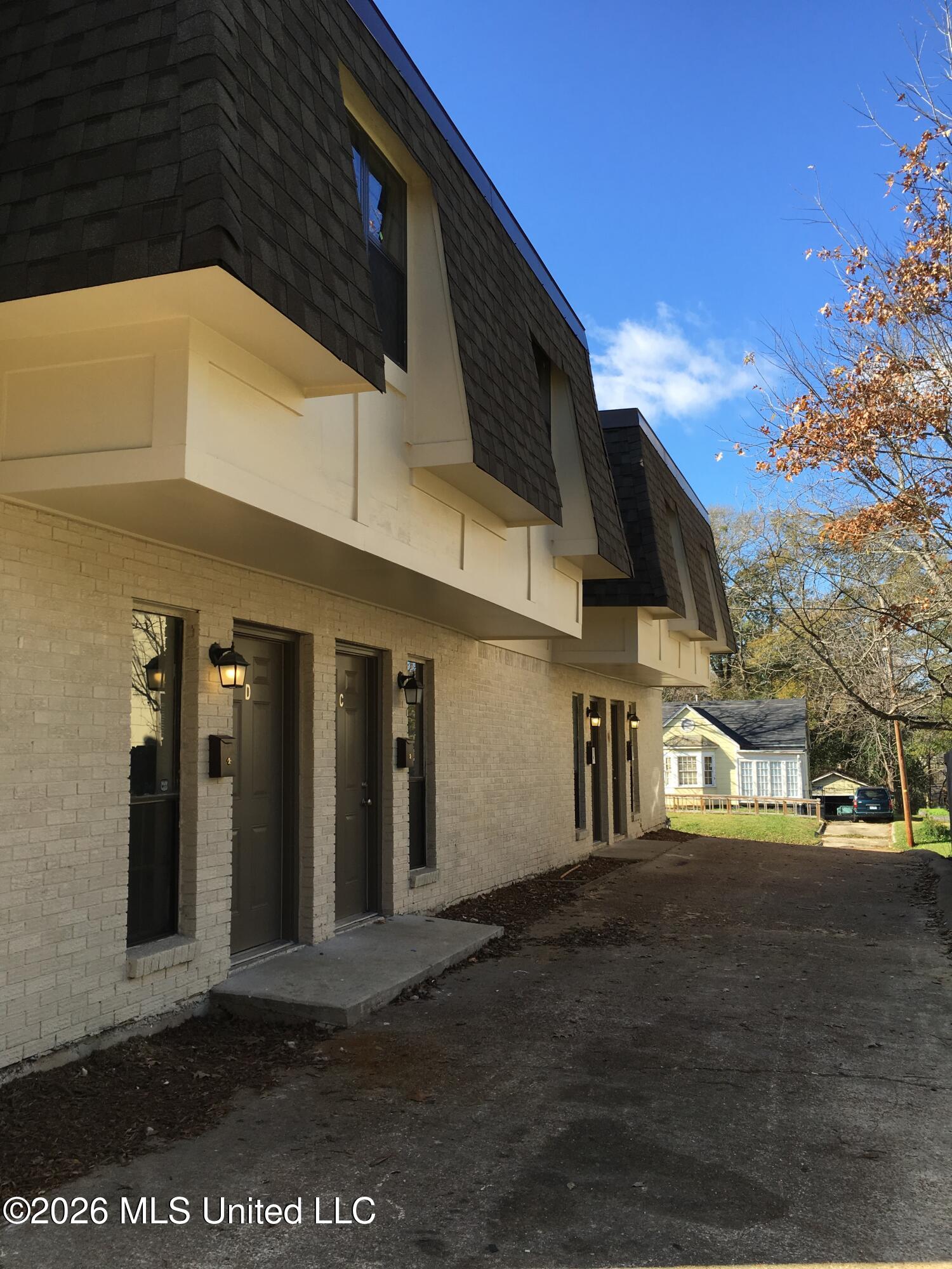 1050 Monroe Street, Unit ABCD Jackson, MS 39202 - Photo 4 of 26 2015-12-18 11.00.56