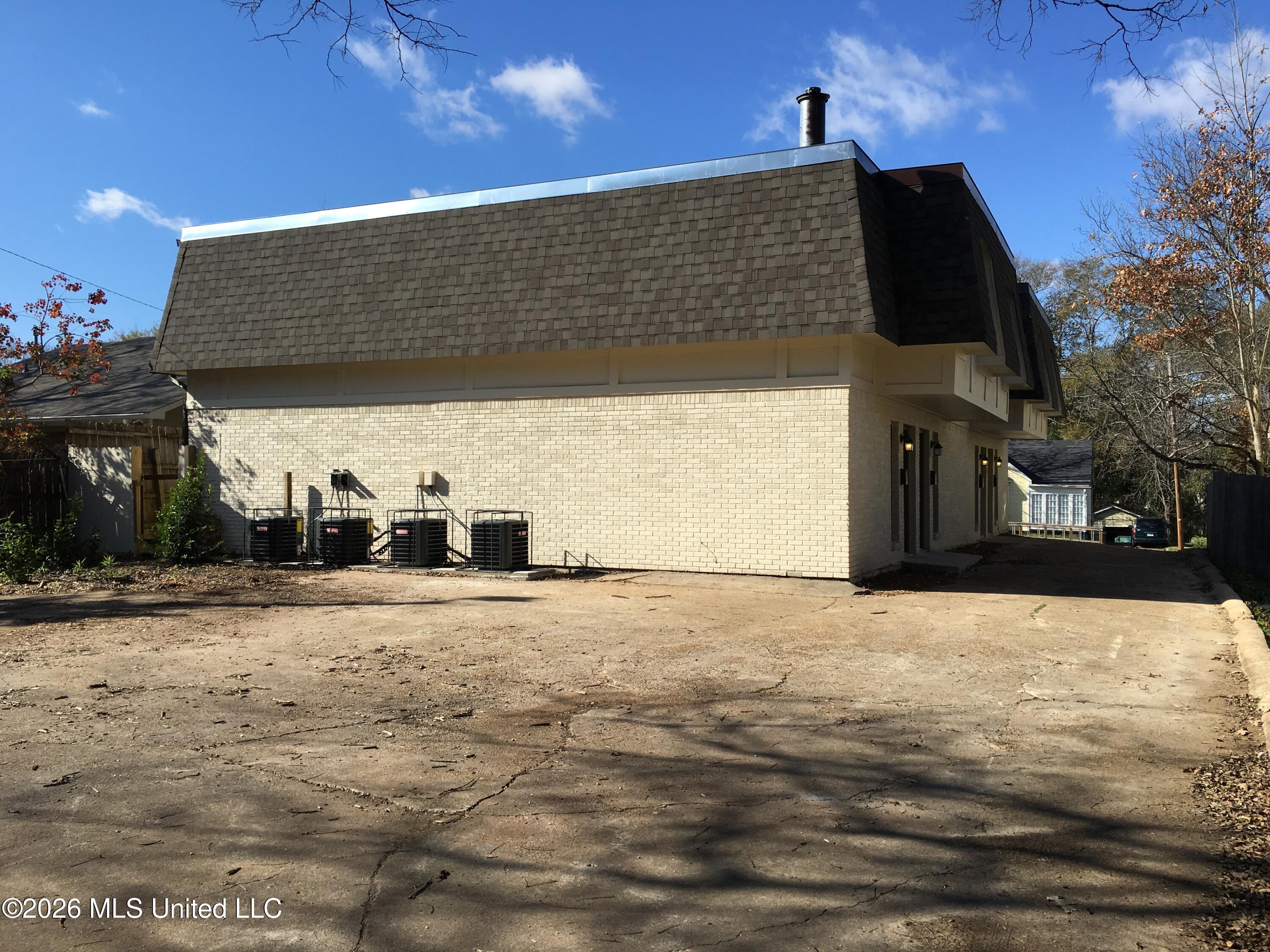 1050 Monroe Street, Unit ABCD Jackson, MS 39202 - Photo 5 of 26 2015-12-18 11.01.15