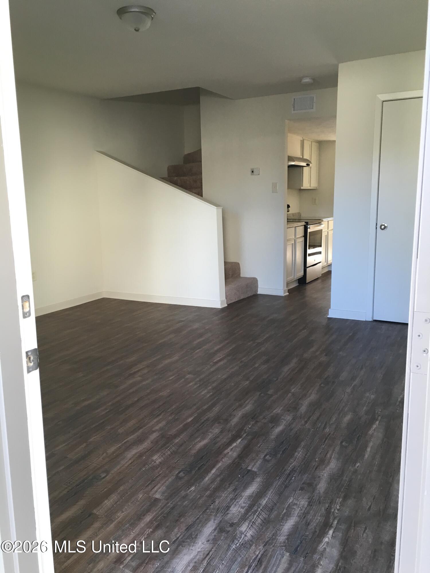 1050 Monroe Street, Unit ABCD Jackson, MS 39202 - Photo 6 of 26 2015-12-18 11.01.59