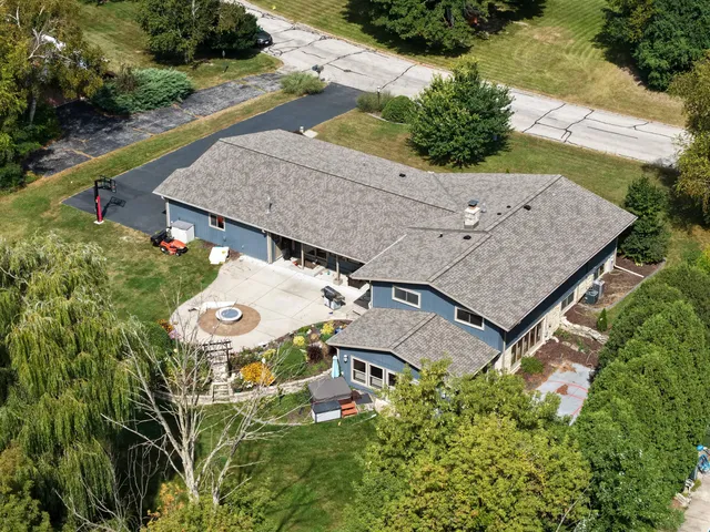 $674,900 | 8201 Fairmont Lane, Greendale, WI 53129