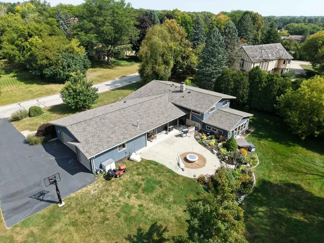 $674,900 | 8201 Fairmont Lane, Greendale, WI 53129