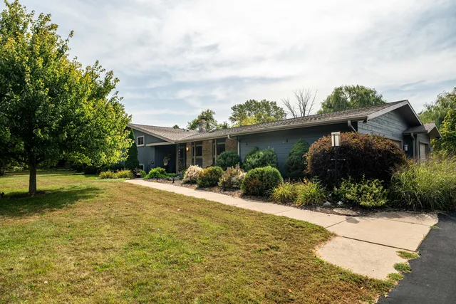 $674,900 | 8201 Fairmont Lane, Greendale, WI 53129