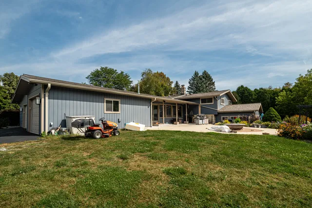 $674,900 | 8201 Fairmont Lane, Greendale, WI 53129