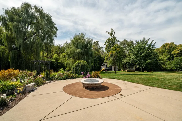 $674,900 | 8201 Fairmont Lane, Greendale, WI 53129