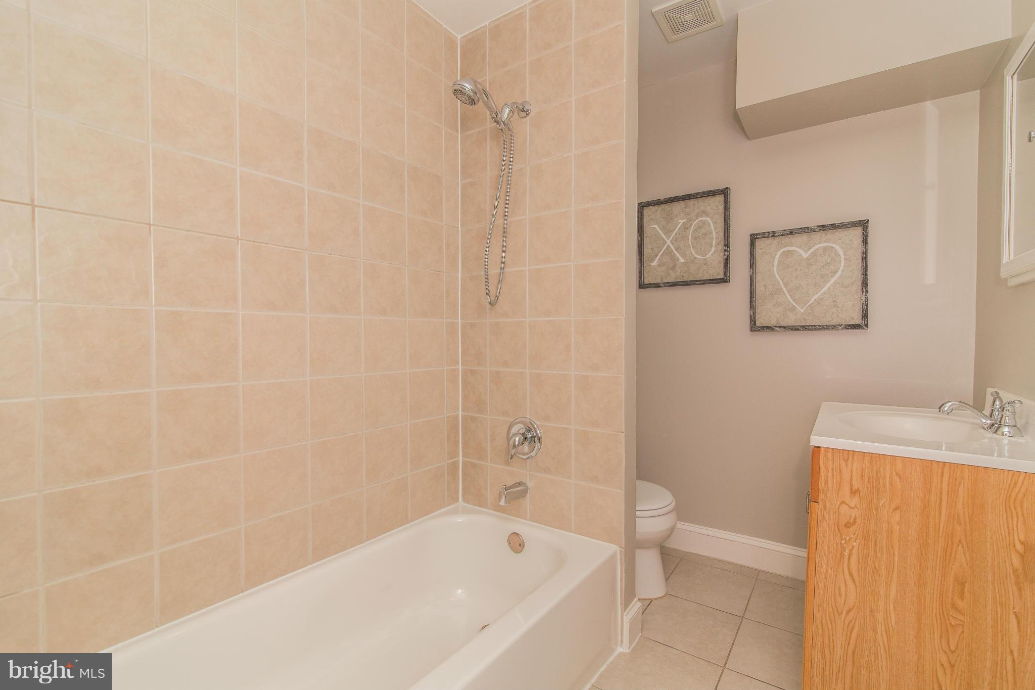 1458 Spring Road Northwest Washington, DC 20010 - Photo 15 of 30 Bath