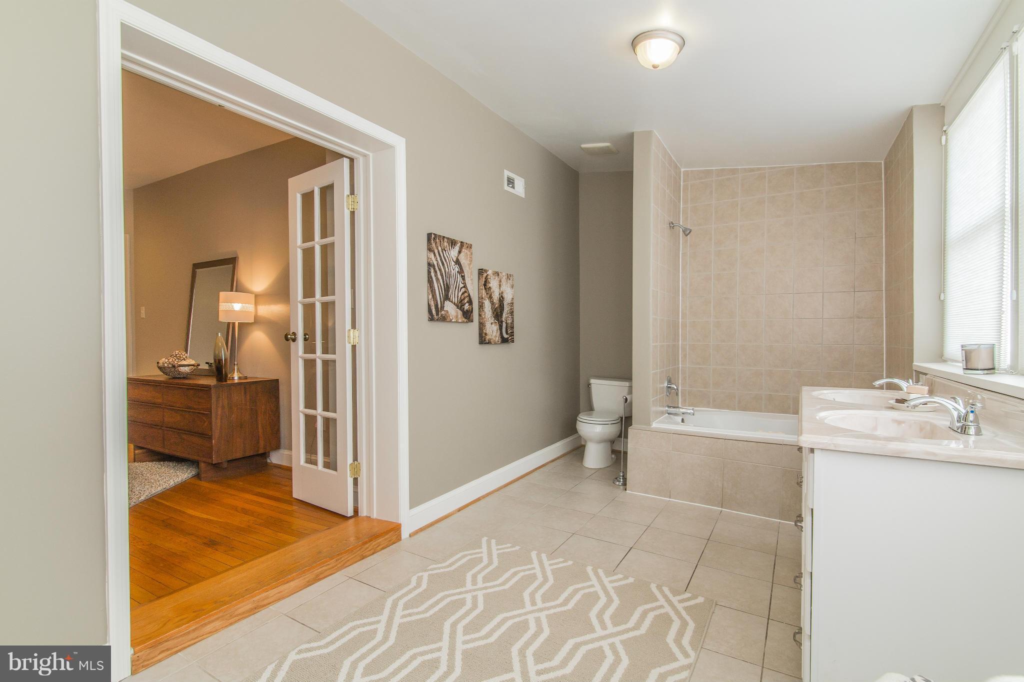 1458 Spring Road Northwest Washington, DC 20010 - Photo 21 of 30 Bath (Master)