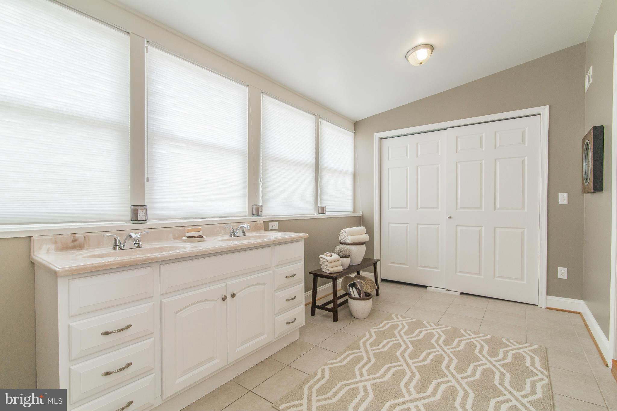 1458 Spring Road Northwest Washington, DC 20010 - Photo 22 of 30 Bath (Master)
