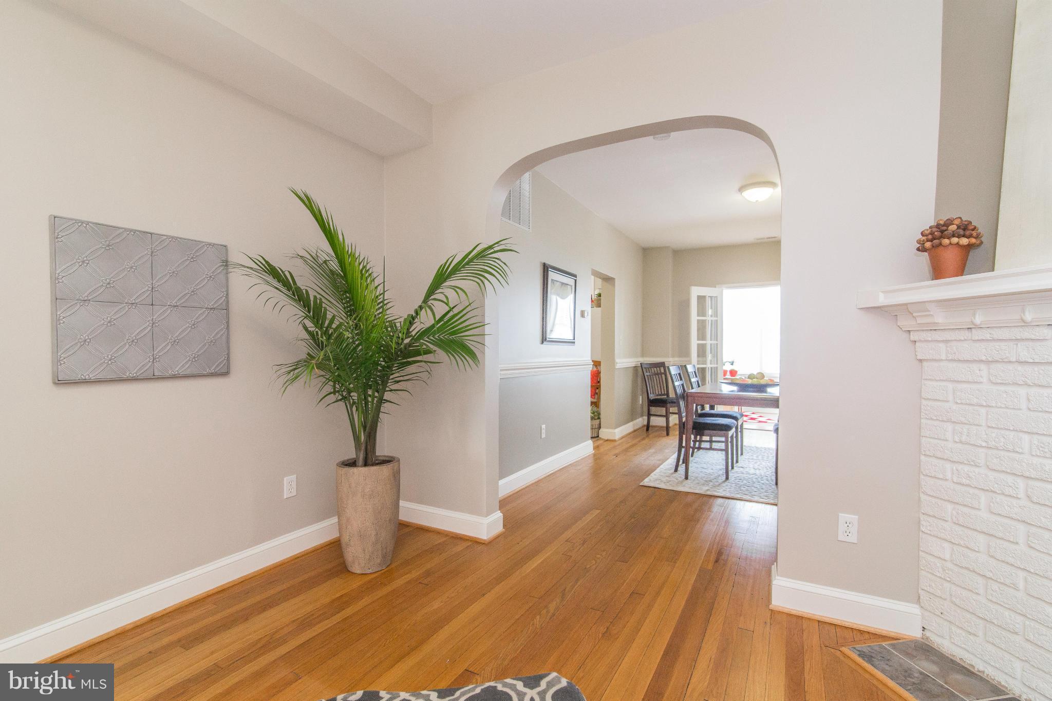 1458 Spring Road Northwest Washington, DC 20010 - Photo 7 of 30 Living Room