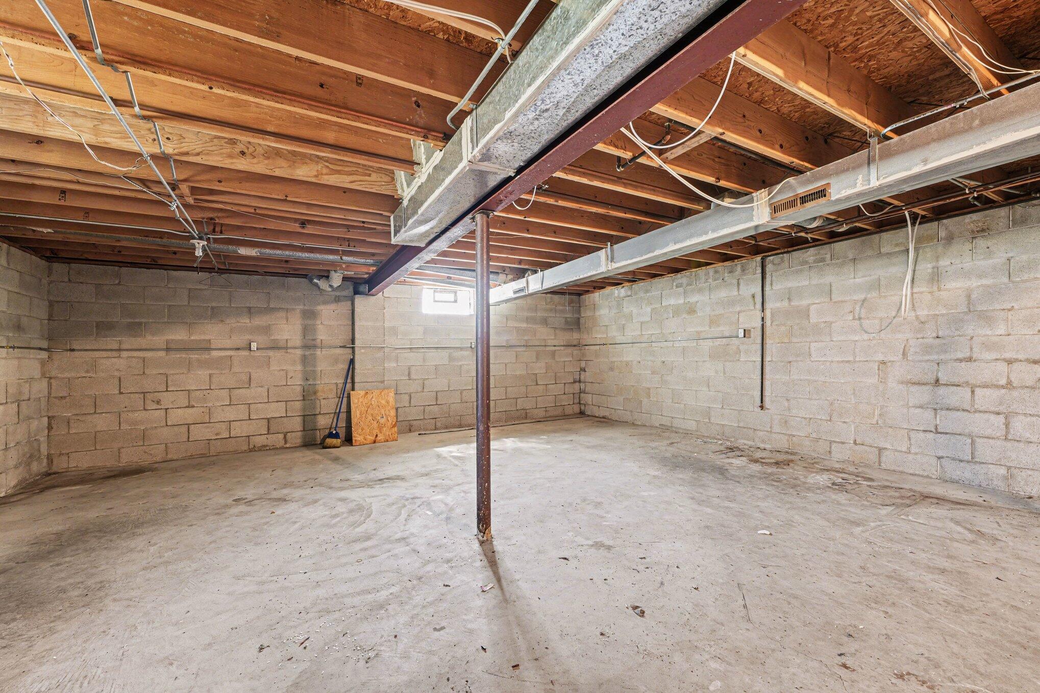 2423 Marshall Place Gary, IN 46404 - Photo 21 of 26 a view of empty room