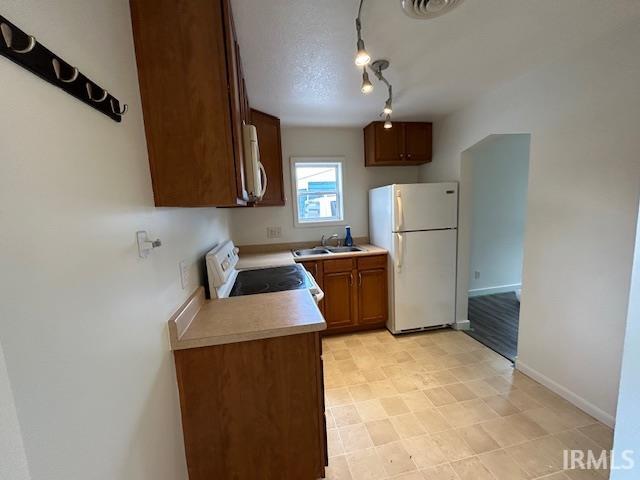 520 West Grant Street Decatur, IN 46733 - Photo 3 of 12