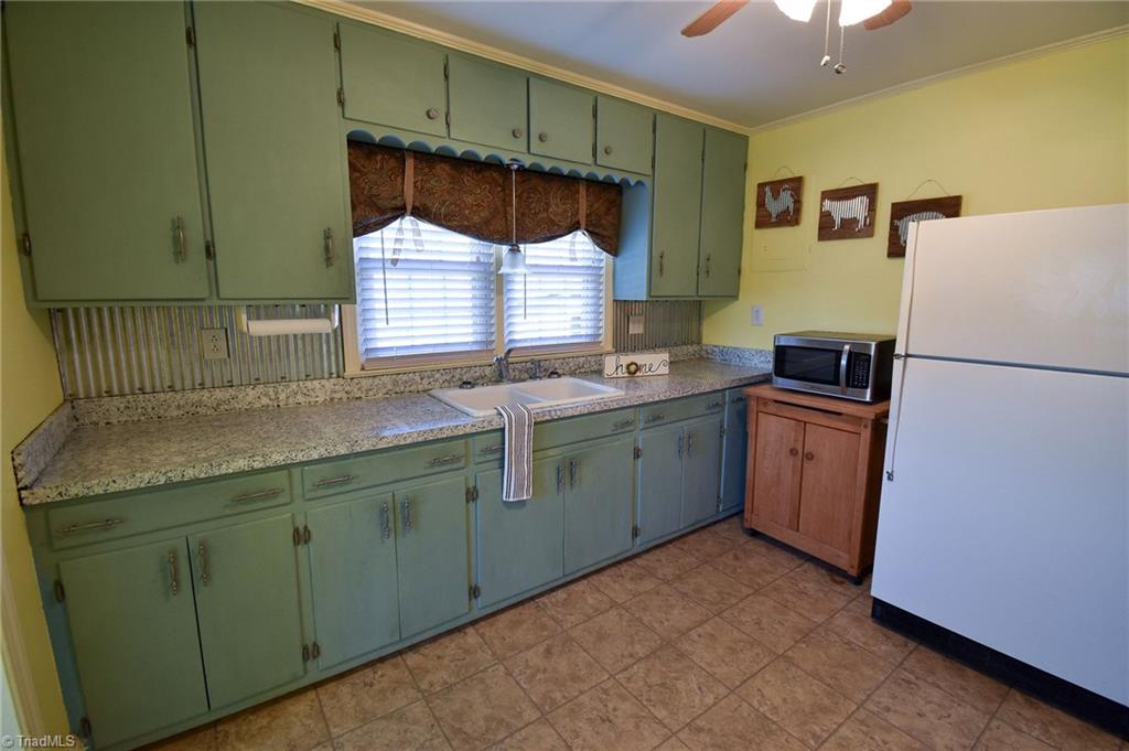6628 Brantley Gordon Road Denton, NC 27239 - Photo 11 of 18 Gallery Image 11