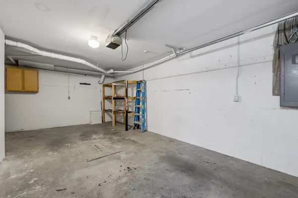 $2,600 | 219 Fairmont Court, Nashville, TN 37203