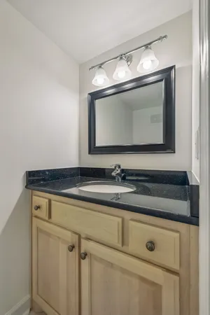 $2,600 | 219 Fairmont Court, Nashville, TN 37203