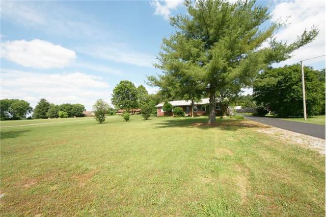 3458 Leanna Road Murfreesboro, TN 37129 - Photo 2 of 20 CHECK OUT YOUR HUGE FRONT YARD - 3458 LEANNA ROAD MURFREESBORO TN 37129